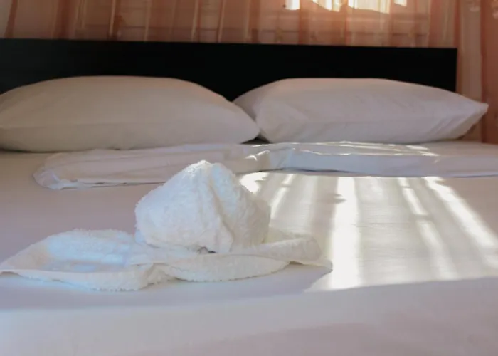 Ionian Luxury & فندق