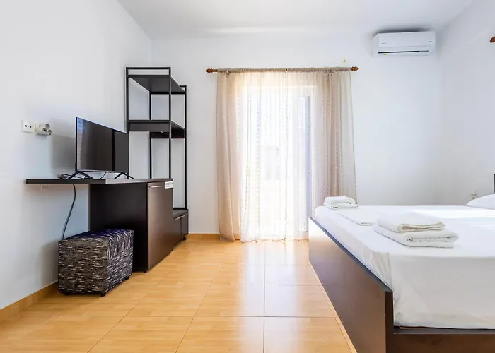 فندق Ionian Luxury & كساميل