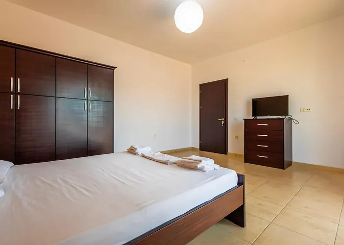 Ionian Luxury & كساميل